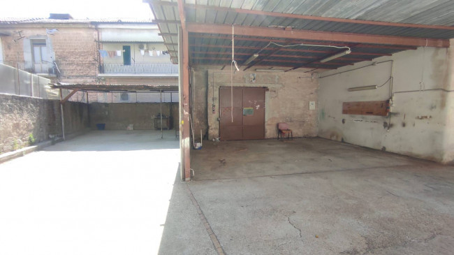 Locale commerciale in affitto a Maddaloni