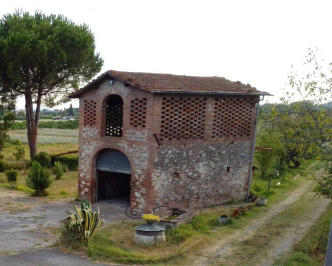 Rustico in vendita a Calcinaia (PI)