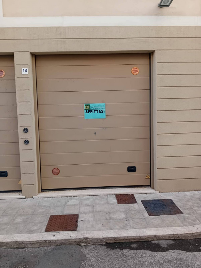 Box o garage in affitto a San Benedetto del Tronto