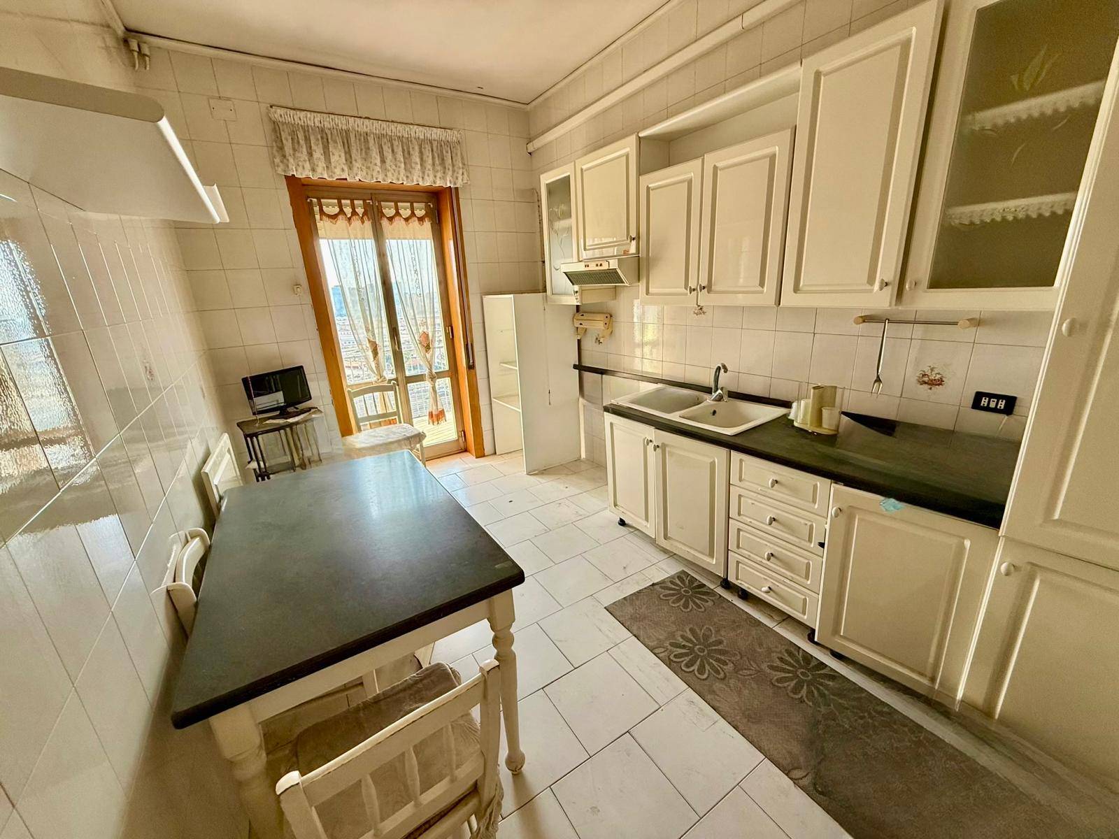 Appartamento in vendita a Napoli