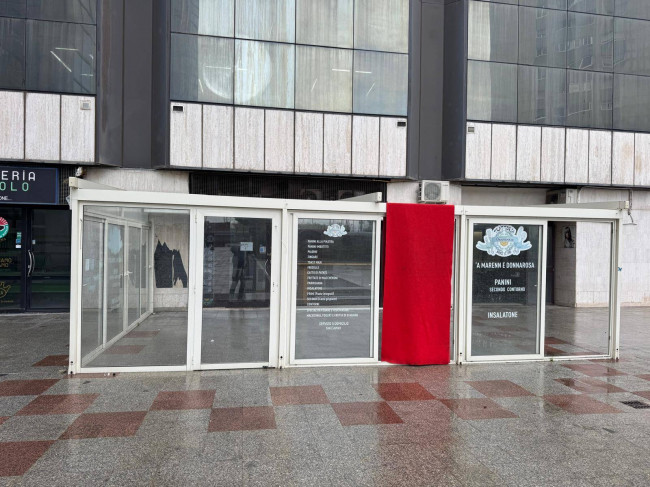 Locale commerciale in affitto a Napoli