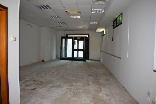 Locale commerciale in vendita a Calatabiano