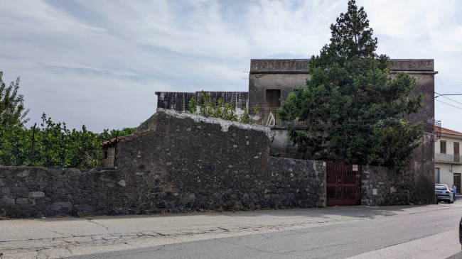 Stabile/Palazzo in vendita a Giarre