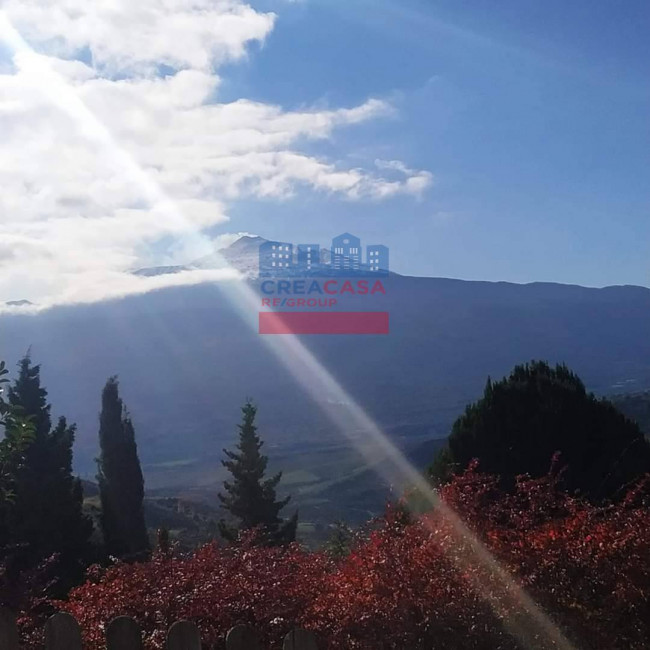 Rustico con Terreno in vendita a Roccella Valdemone