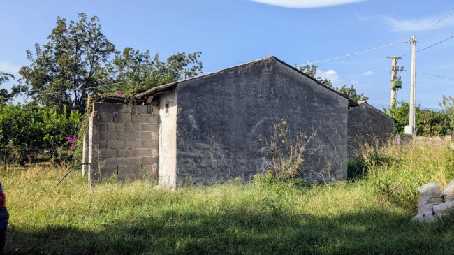 Rustico con Terreno in vendita a Calatabiano