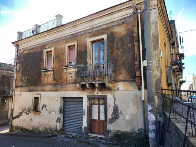 Palazzo in vendita a Piedimonte Etneo (CT)