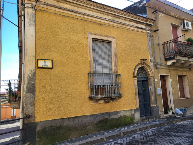 Palazzo in vendita a Piedimonte Etneo (CT)