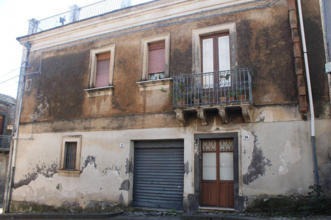 Palazzo in vendita a Piedimonte Etneo (CT)