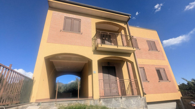 Villa in vendita a Piedimonte Etneo