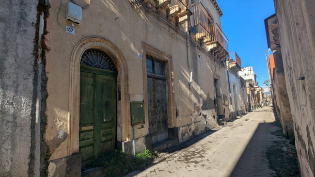 Stabile/Palazzo in vendita a Riposto