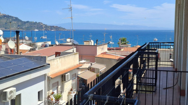 Appartamento in vendita a Giardini-Naxos