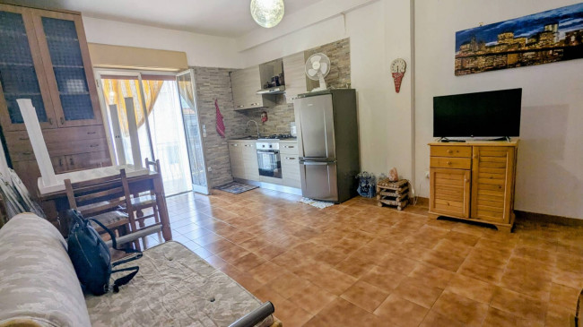 Appartamento con Box in vendita a Calatabiano