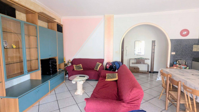 Appartamento con Garage in vendita a Calatabiano