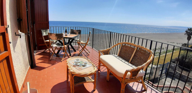 APPARTAMENTO FRONTE MARE in vendita a Giardini-Naxos