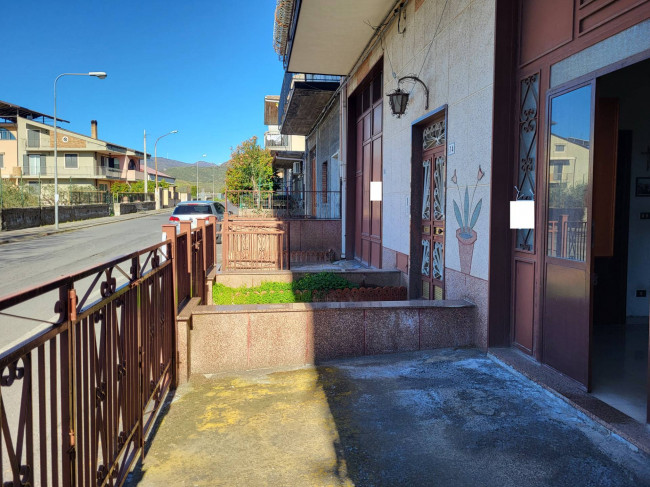 Appartamento con Garage in vendita a Moio Alcantara