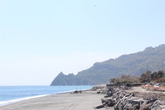 Appartamento in vendita a Santa Teresa di Riva