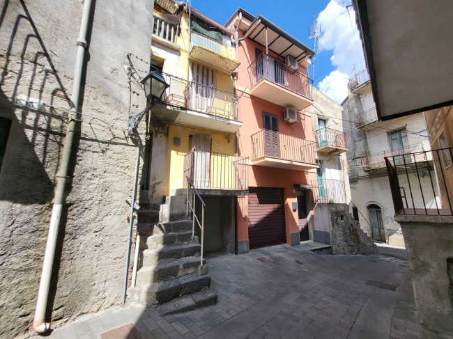 Casa singola in vendita a Francavilla di Sicilia