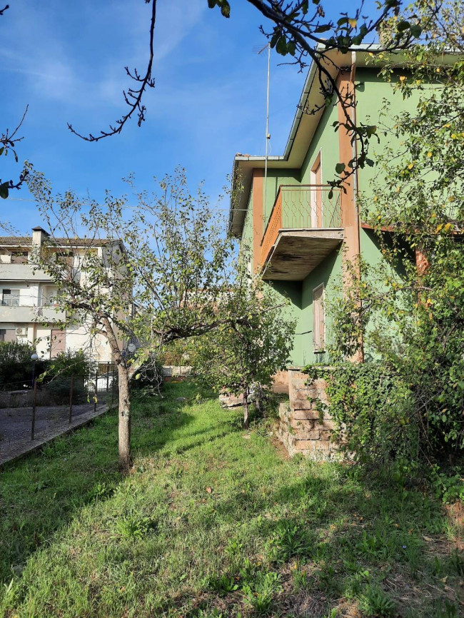 Casa indipendente in vendita a Graffignano (VT)