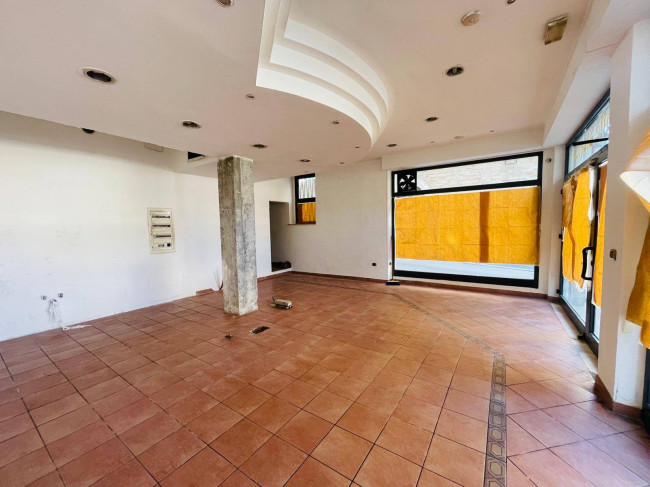 Locale commerciale in vendita a San Benedetto del Tronto