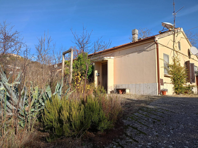 Rustico/Casale in vendita a Montalto delle Marche