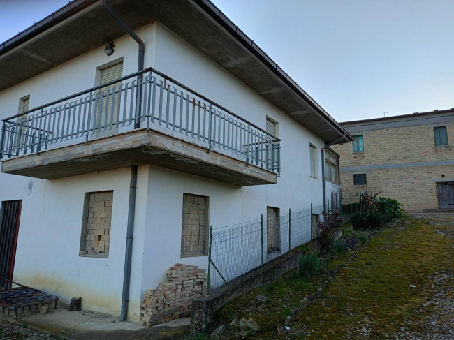 Casa indipendente in vendita a Montalto delle Marche