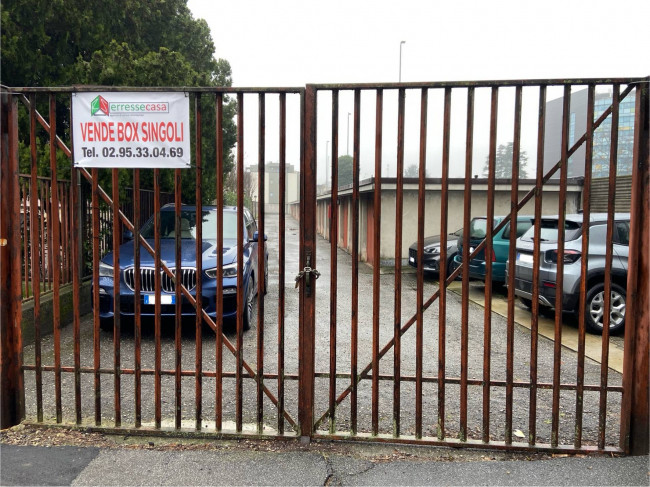 Box autorimessa in vendita a Cologno Monzese