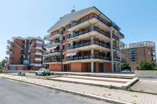 Appartamento in vendita a Ostia, Roma (RM)