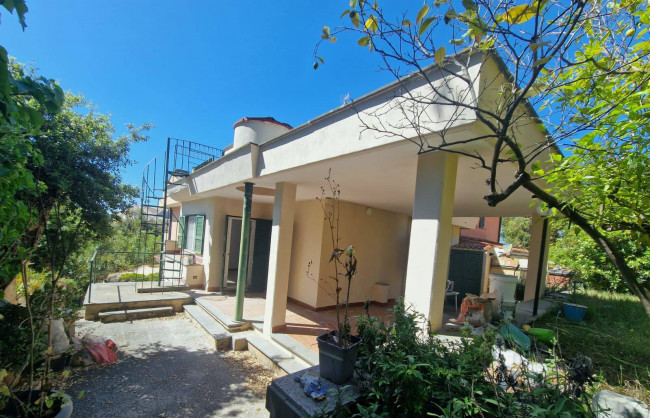 Villa quadrifamiliare