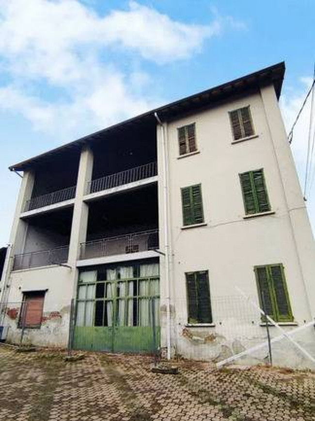 Rustico in vendita a Trezzano Rosa