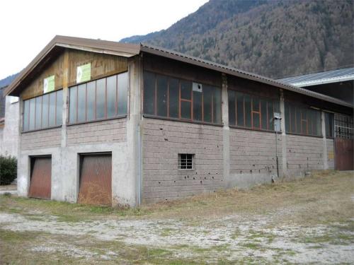 Locale commerciale in vendita a Storo