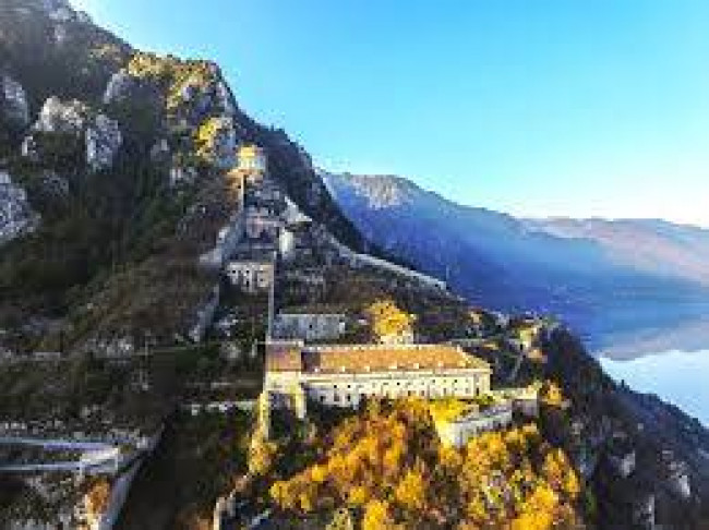 Villa in vendita a Storo