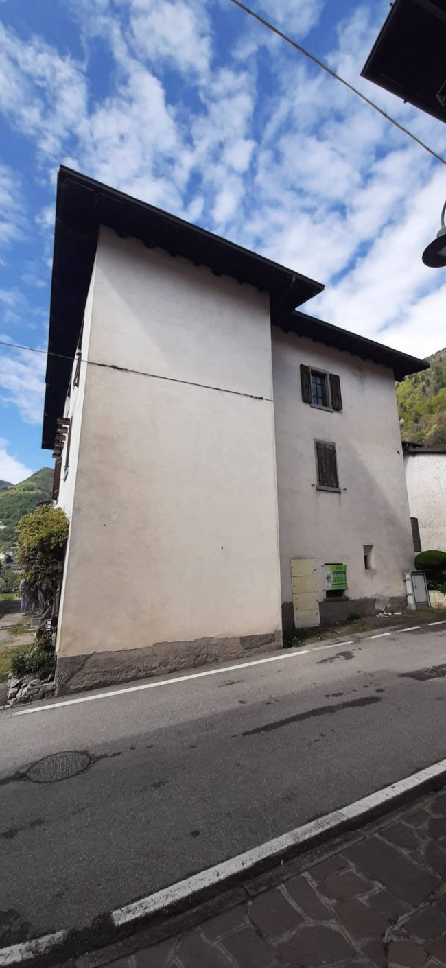 CASA SINGOLA ANCHE FRAZIONABILE in vendita a Storo