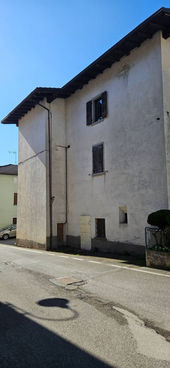 CASA SINGOLA ANCHE FRAZIONABILE in vendita a Storo