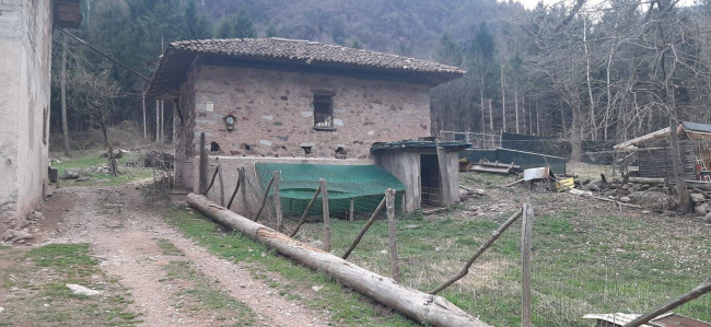 Casa singola in vendita a Borgo Chiese