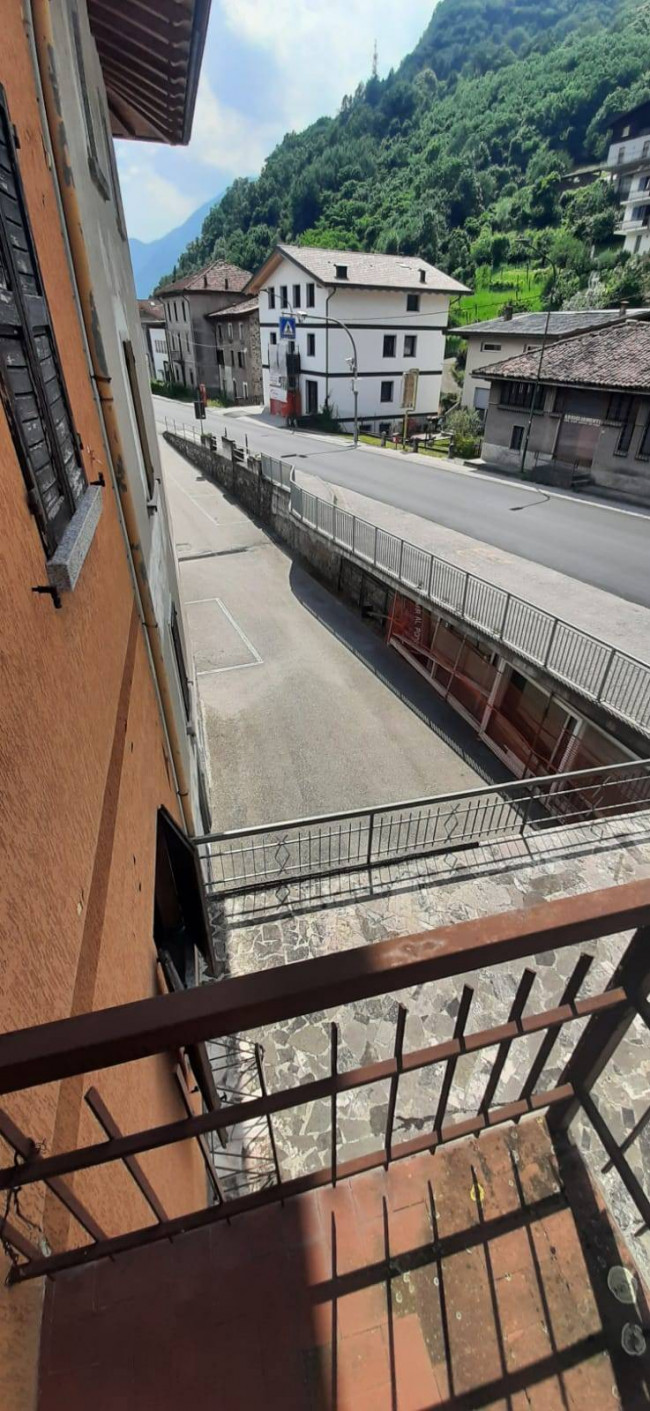 CASA SINGOLA ANCHE FRAZIONABILE in vendita a Bagolino