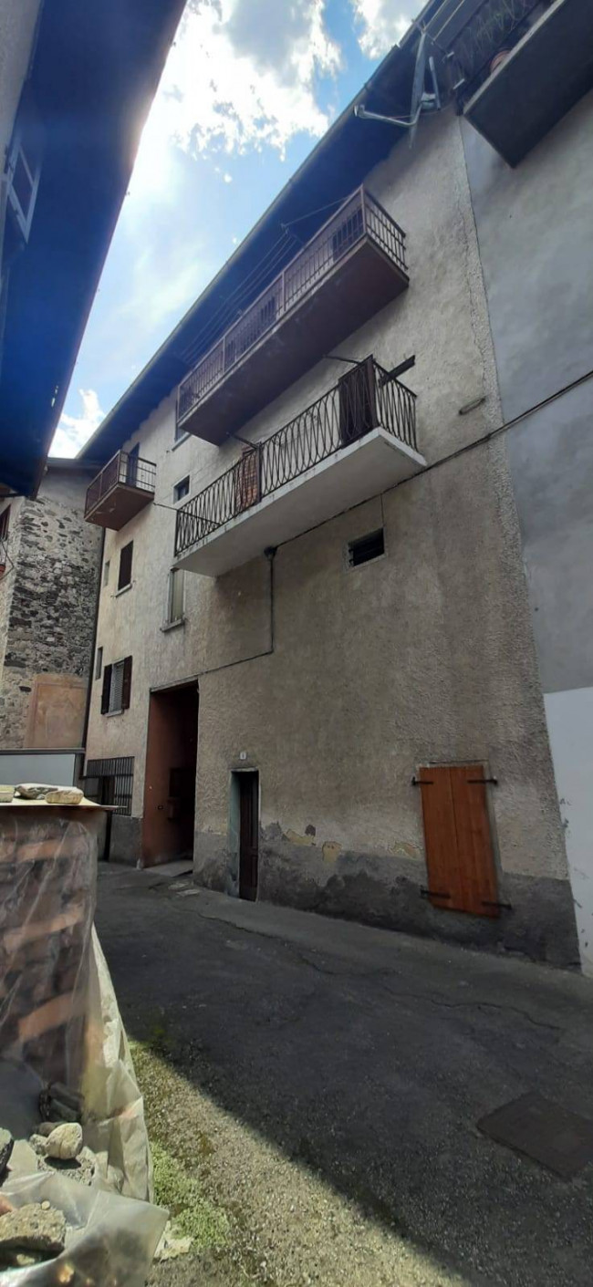 CASA SINGOLA ANCHE FRAZIONABILE in vendita a Bagolino