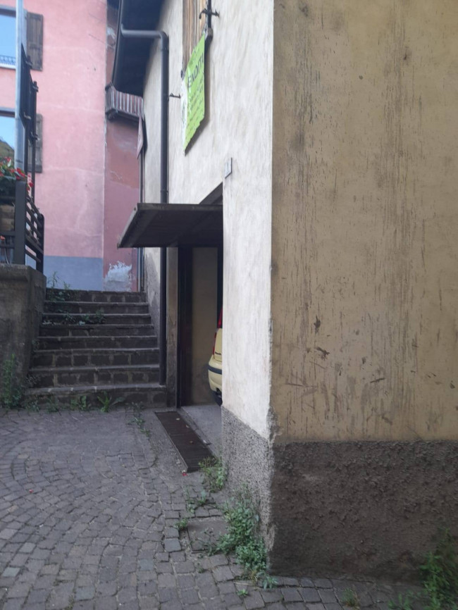 Box o garage in vendita a Lavenone