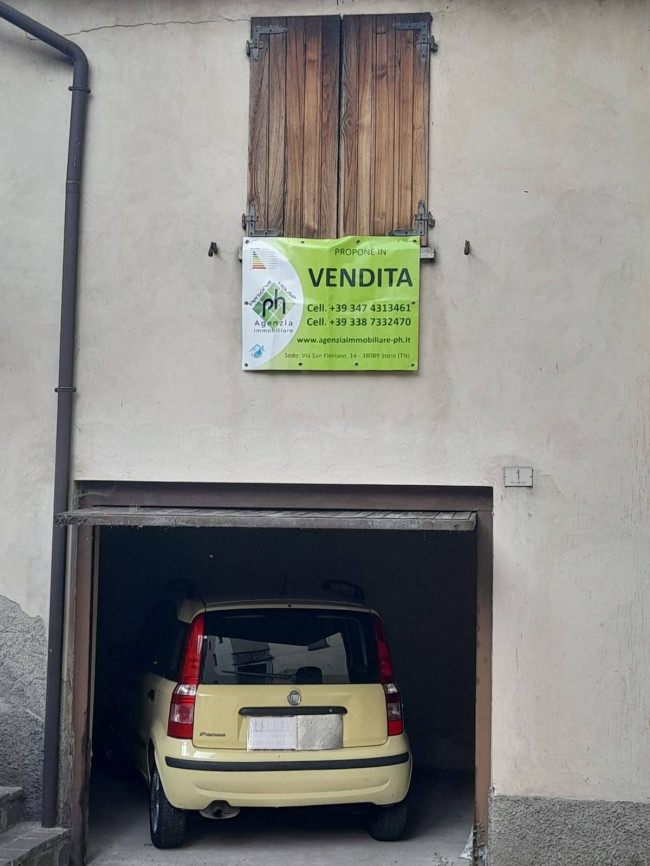 Box o garage in vendita a Lavenone