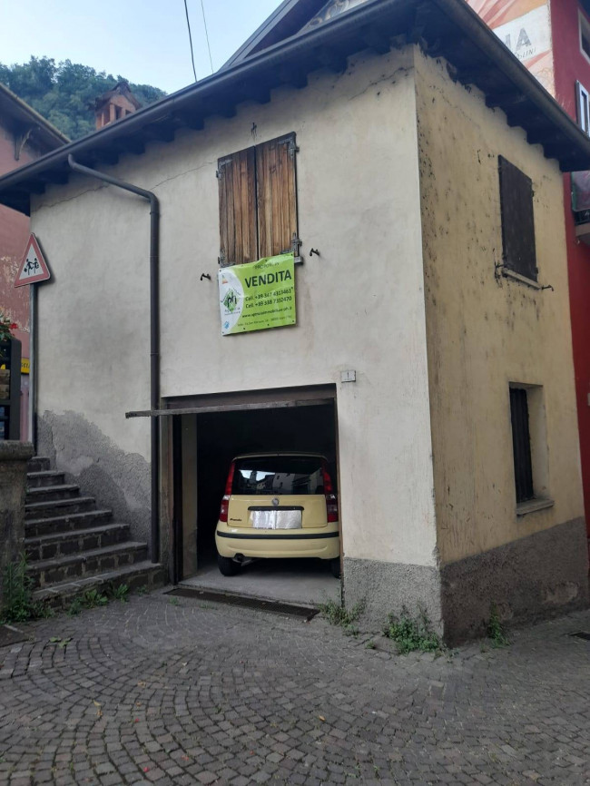 Box o garage in vendita a Lavenone
