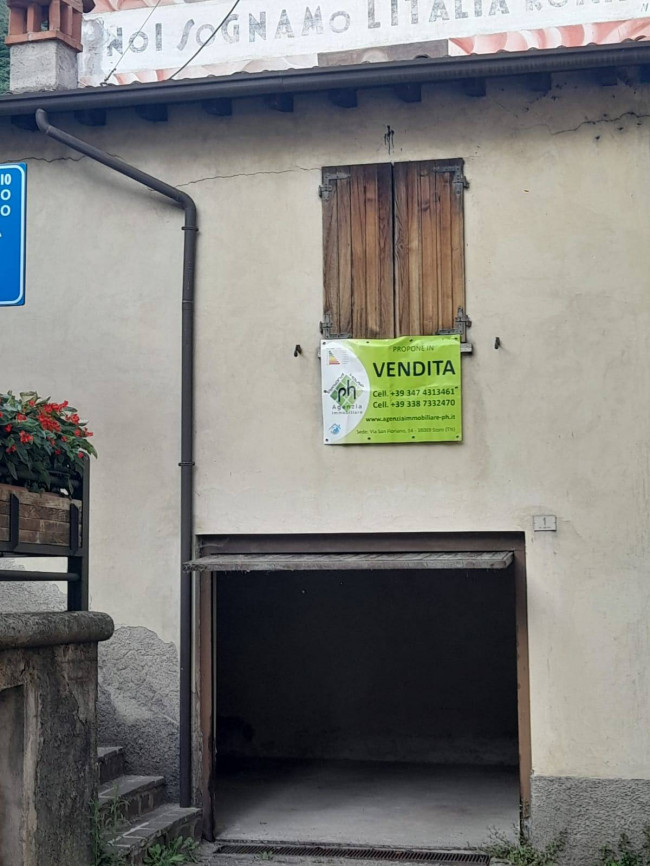 Box o garage in vendita a Lavenone