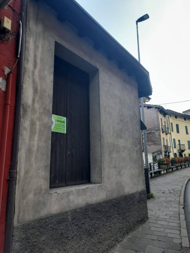 Box o garage in vendita a Lavenone