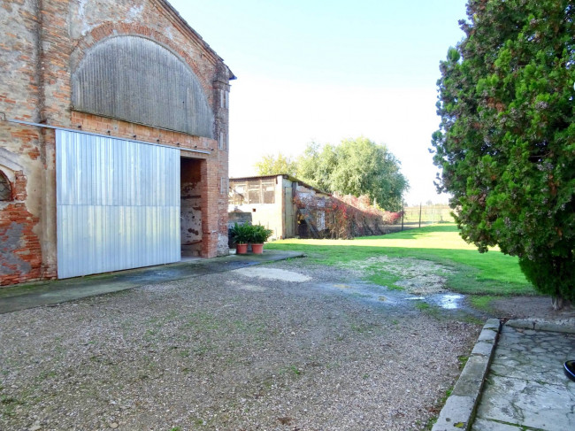 Rustico in Vendita a Ferrara