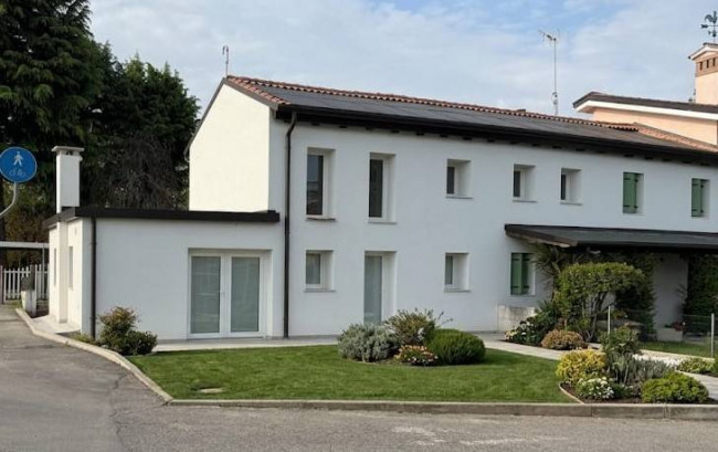 Abbinate/Schiera in Vendita a Ponzano Veneto