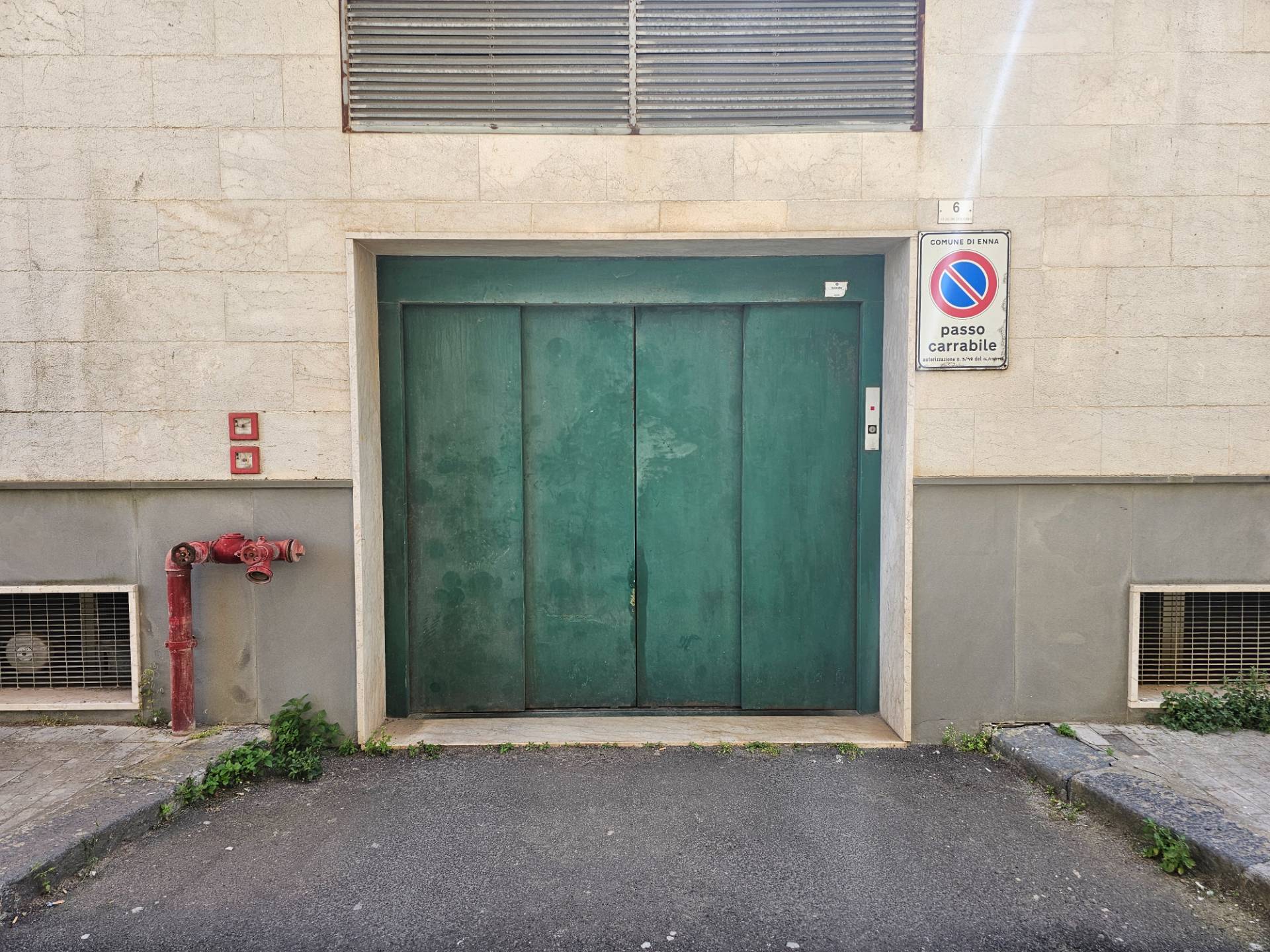 Garage/Box/Posto auto in vendita a Enna (EN)