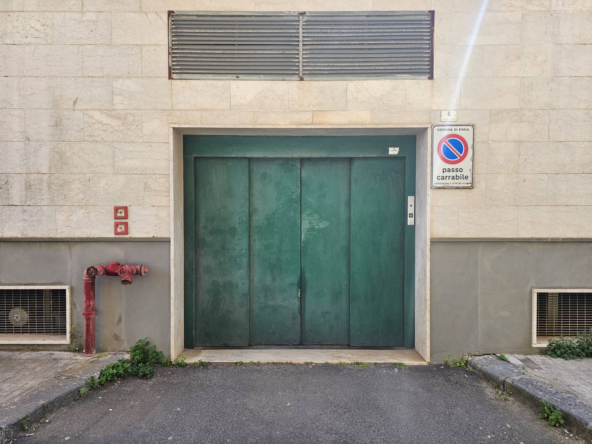 Garage/Box/Posto auto in vendita a Enna (EN)