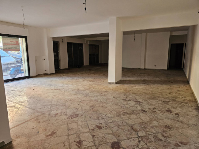 Locale commerciale in vendita a Enna