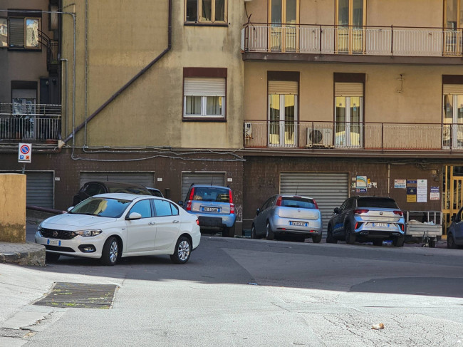 Locale commerciale in vendita a Enna