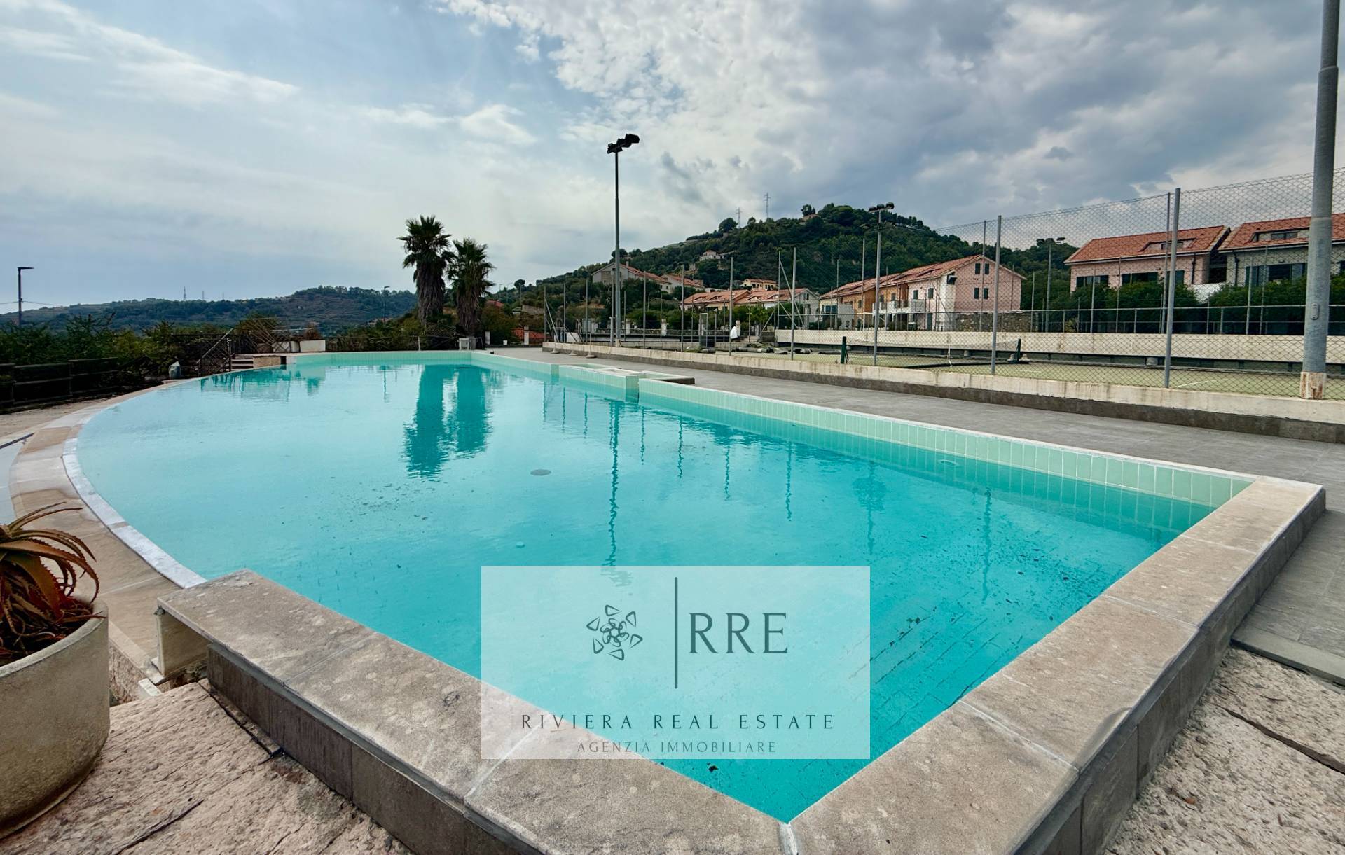 Two-roomed flats with sea view for sale in Castellaro