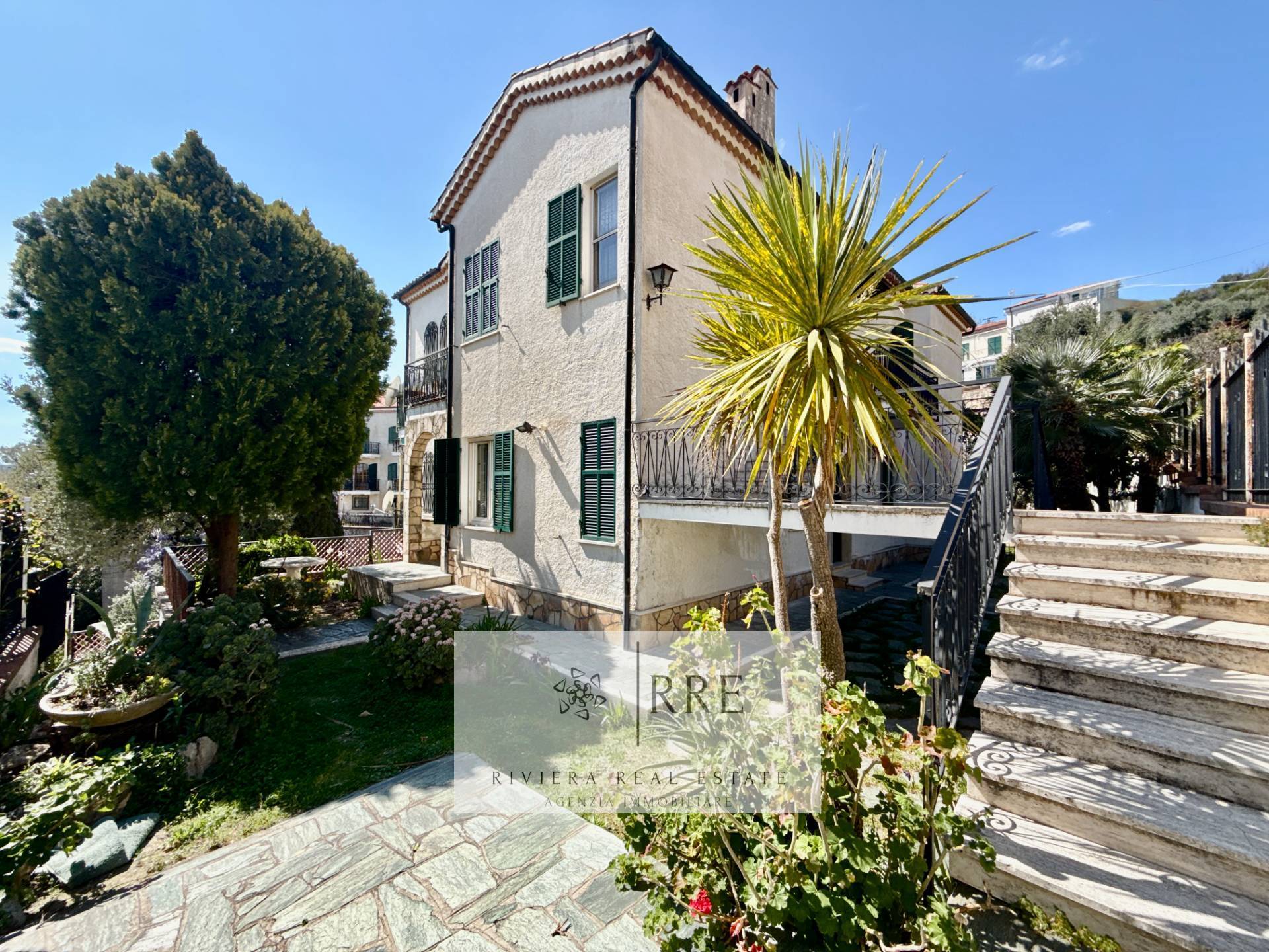 Villa zu verkaufen in Pietra Ligure