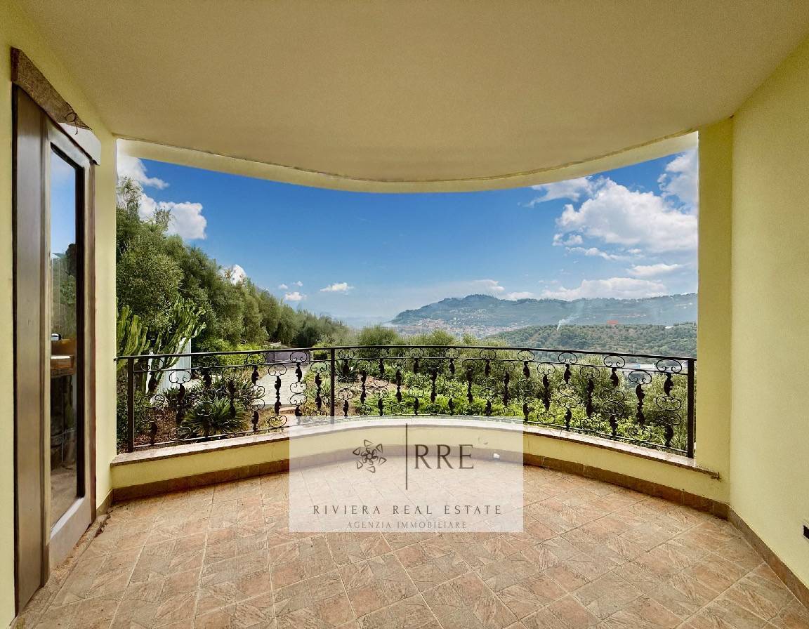 Villa in Vendita
